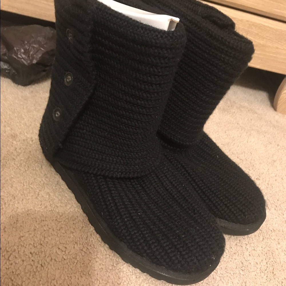 Black knit uggs