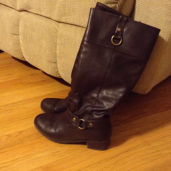 Brown boots - Picture 1 of 3
