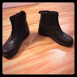 Dansko size 38 black boot