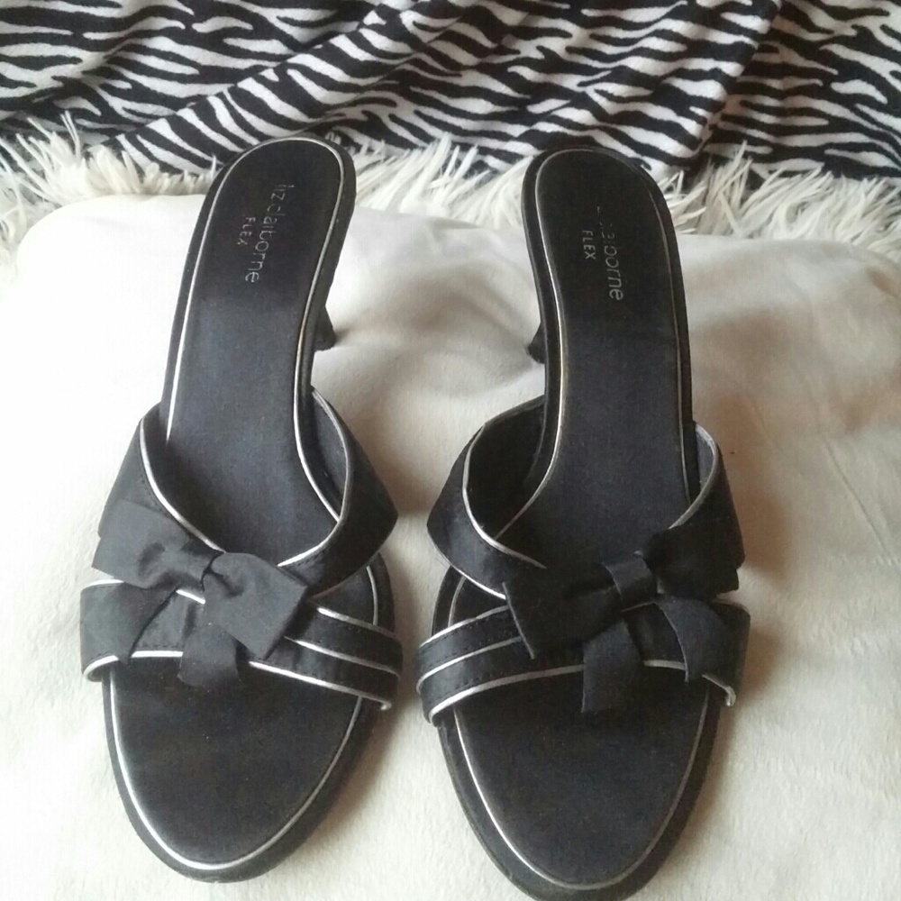 FREE WITH BUNDLE OF 3 ITEMS Liz Claiborne heels