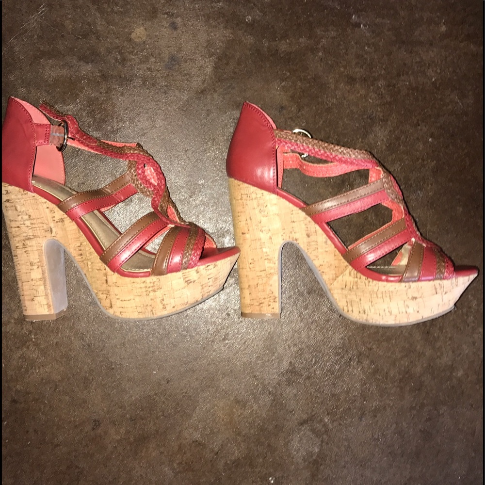 Red cork wedge
