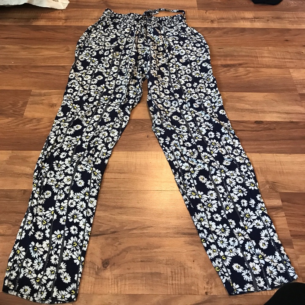 Loose comfy flower pants