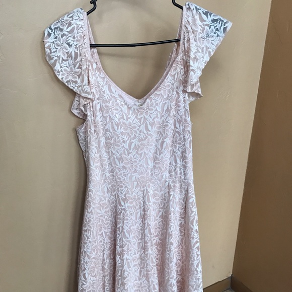 Pink floral lace dress - Picture 1 of 2