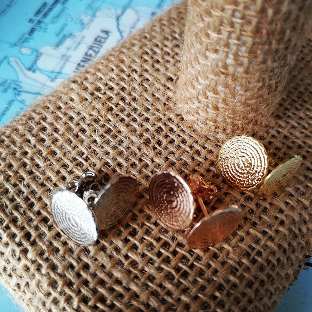 Dainty gold jewelry stud earrings