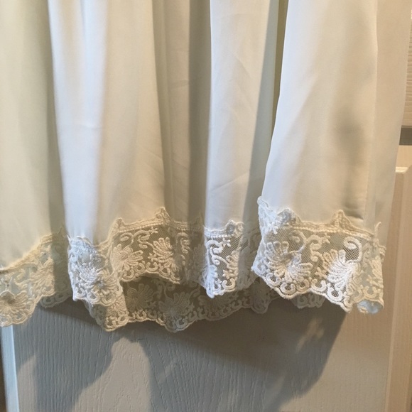 White dress with lace bottom - Picture 2 of 2