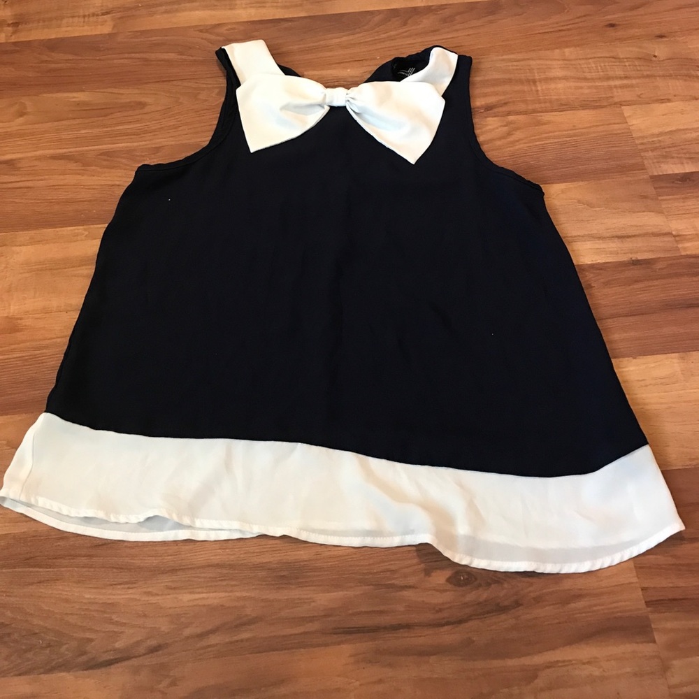 Light flowy top with bow