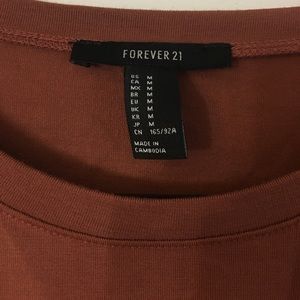 Forever 21 Tops - F21 Long Sleeve Crop Top Forever 21 Tops - F21 Long Sleeve Crop Top