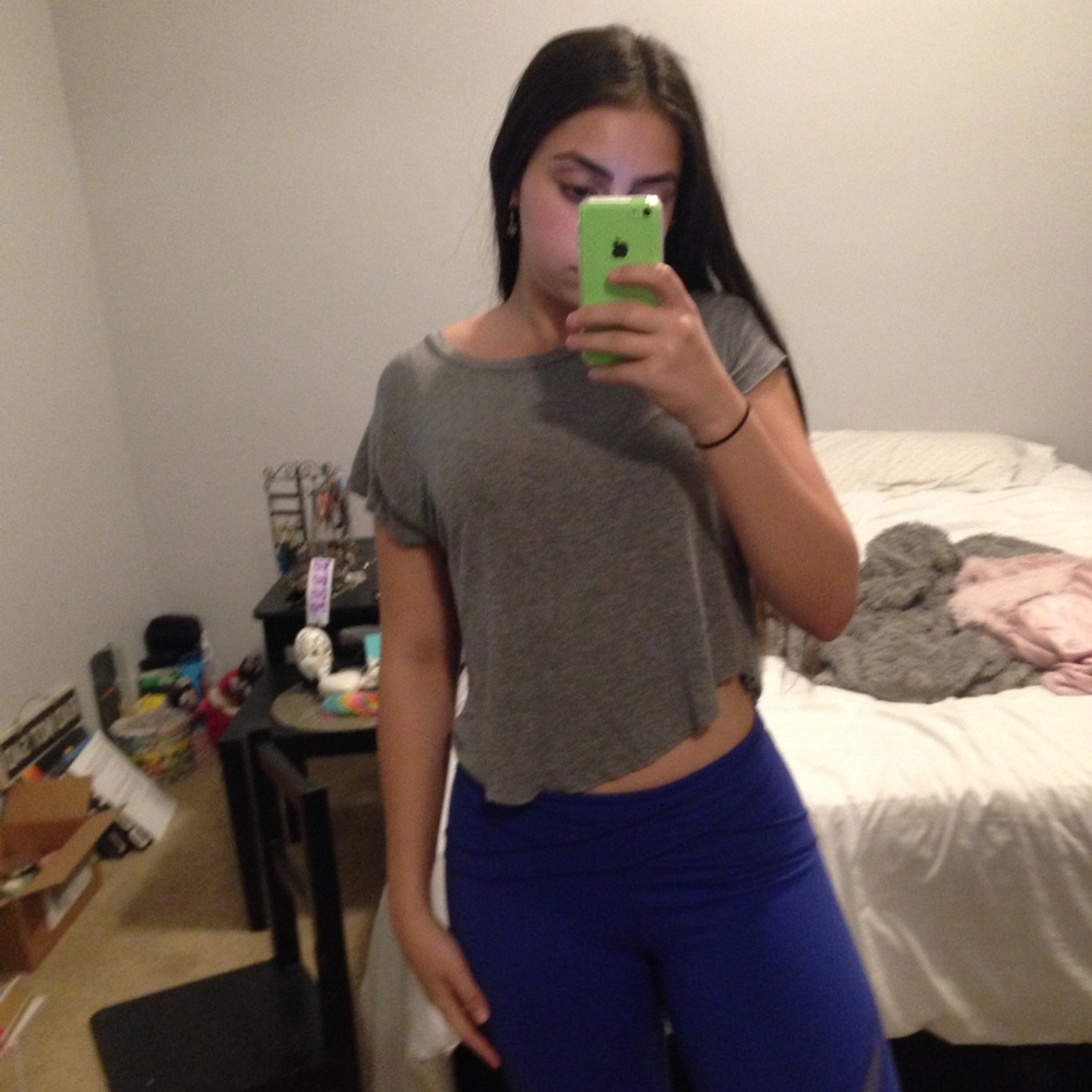 Brandy Melville grey flowy crop top