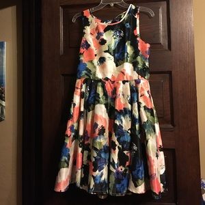 Super cute flower print dress size 8