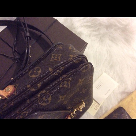 Authentic LV POCHETTE MÉTIS ❤️💙💜 - Picture 4 of 8