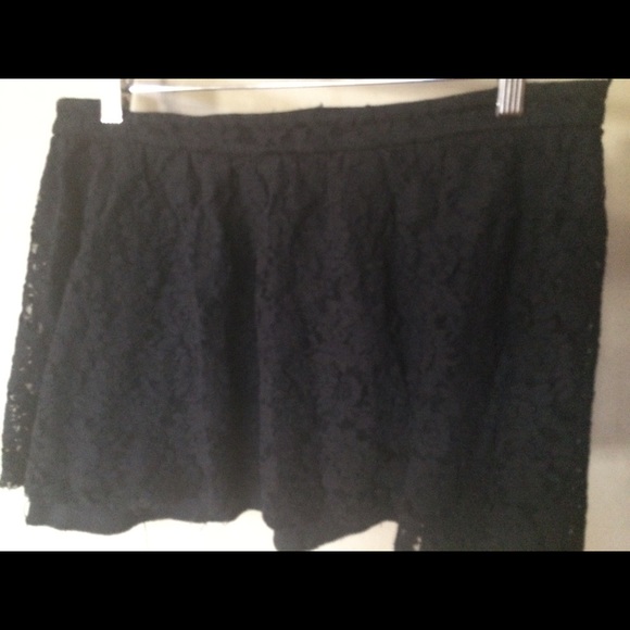 Black lace skirt size large. By Lush - Picture 4 of 5