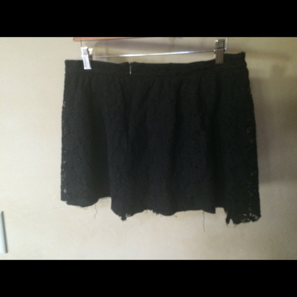 Black lace skirt size large. By Lush - Picture 5 of 5