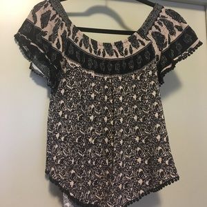 Black and Tan shoulder top!