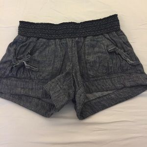Super comft cotton shorts with elastic waste.