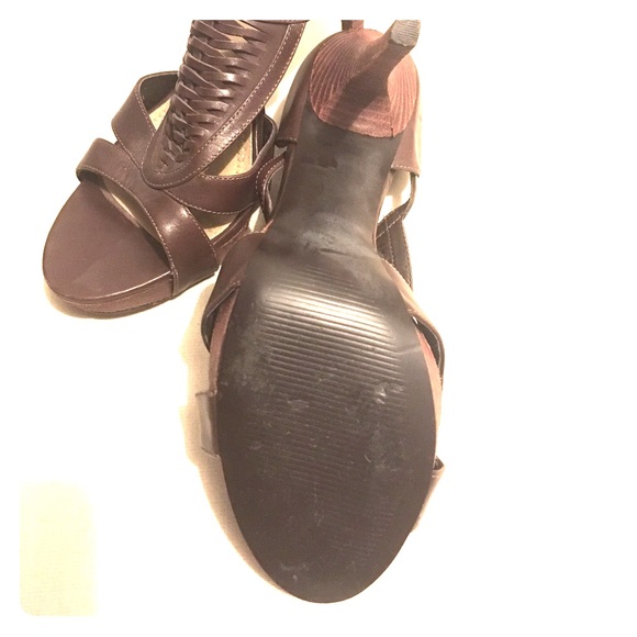 Guess Sandal | brown | Size 9M - Picture 3 of 3