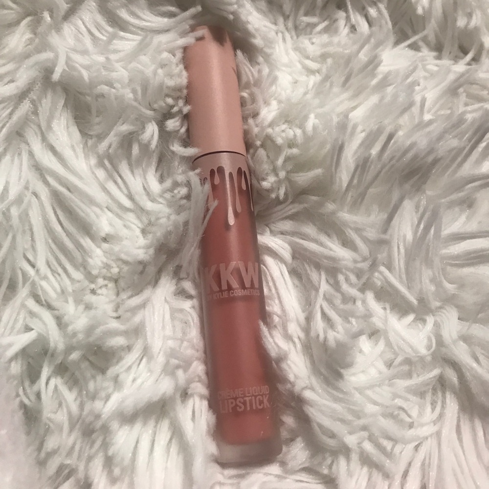 KKW X KYLIE LIPSTICK: KIKI
