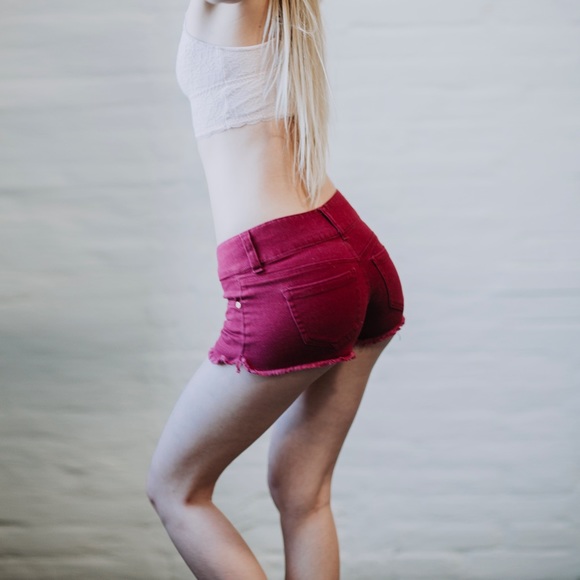 Refuge Red Shorts - Picture 3 of 3