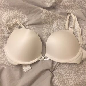 💜VICTORIA SECRET💜 White Bombshell Bra