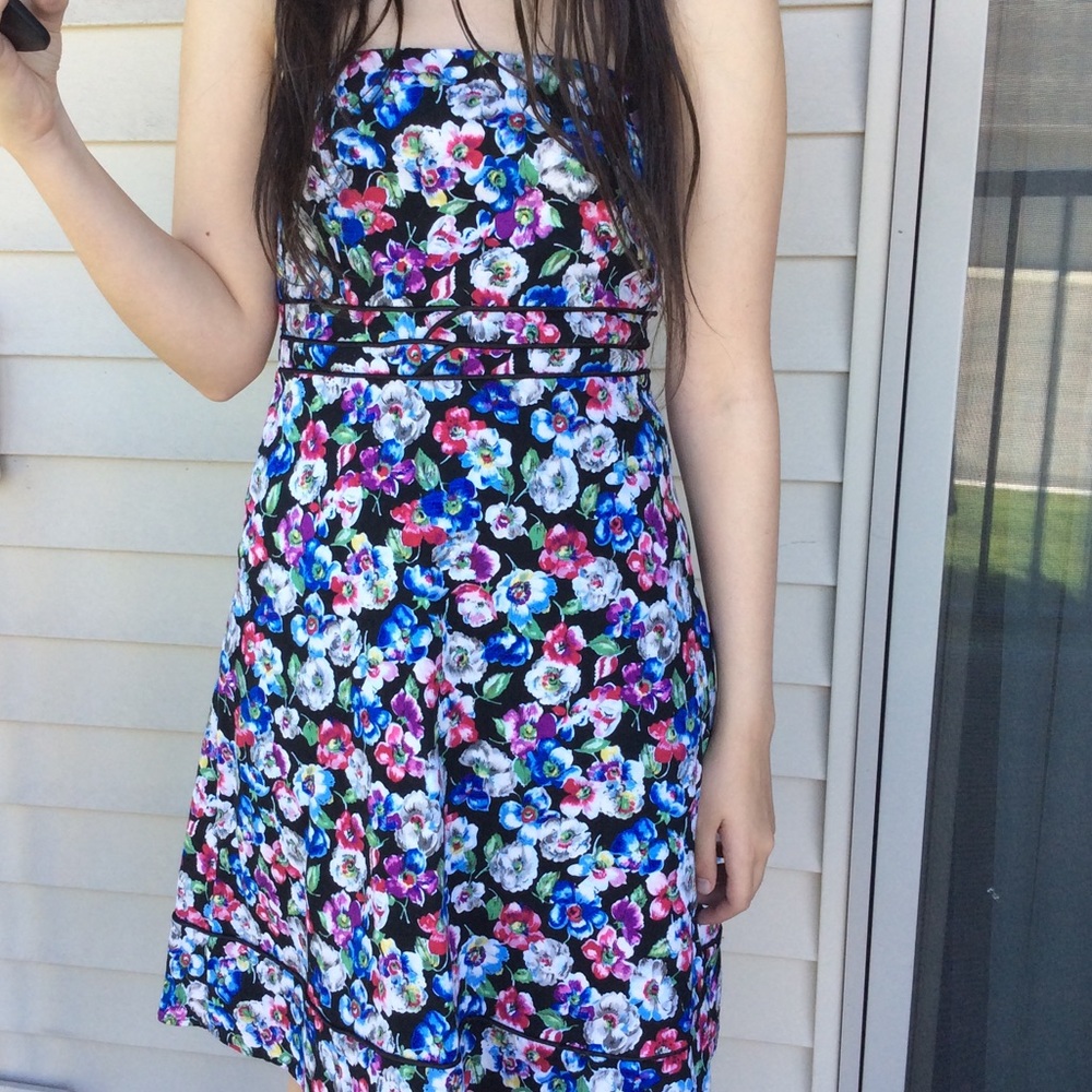 🎀 Strapless Floral Dress 🎀 Size Medium