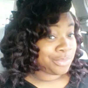 Meet your Posher, Pia