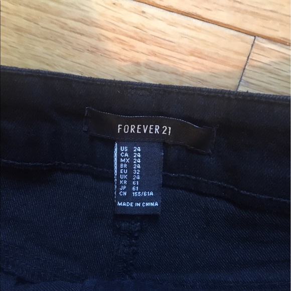 Black jean shorts - Picture 3 of 3