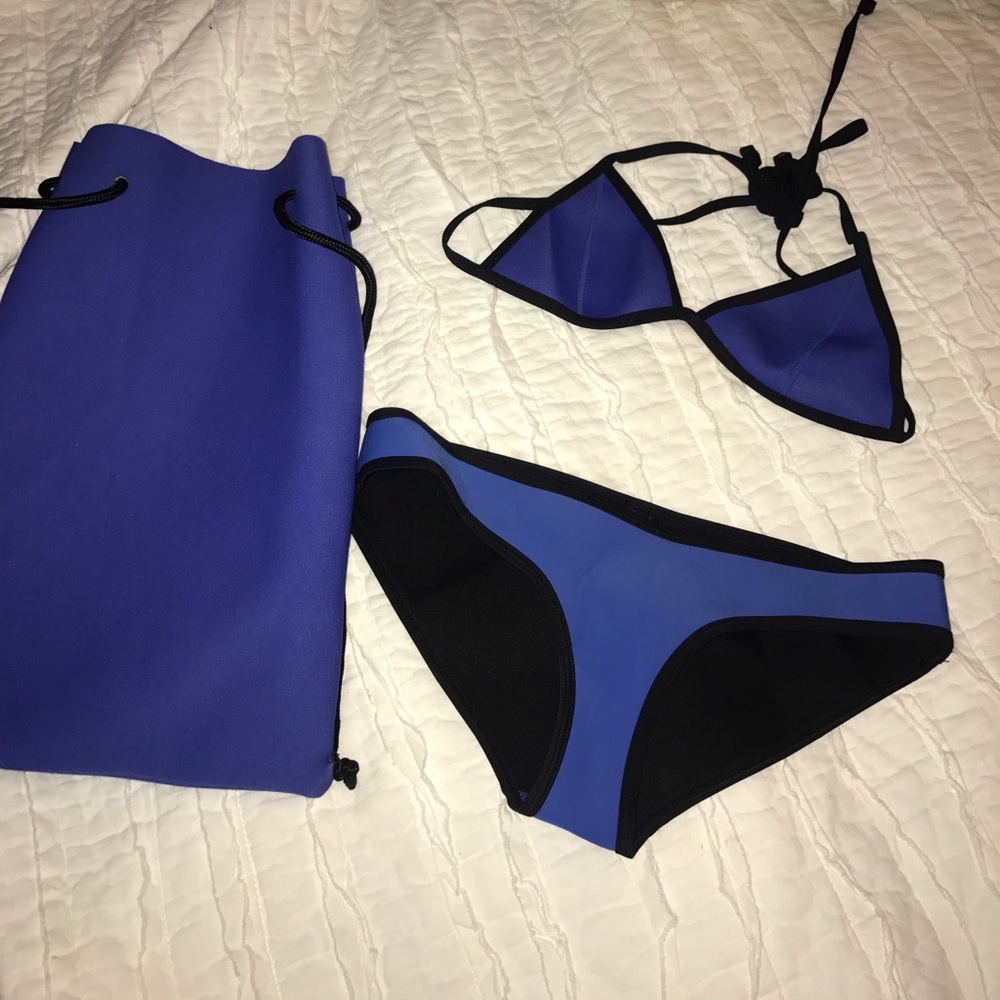 Blue Triangl swim suit size small with bag!!