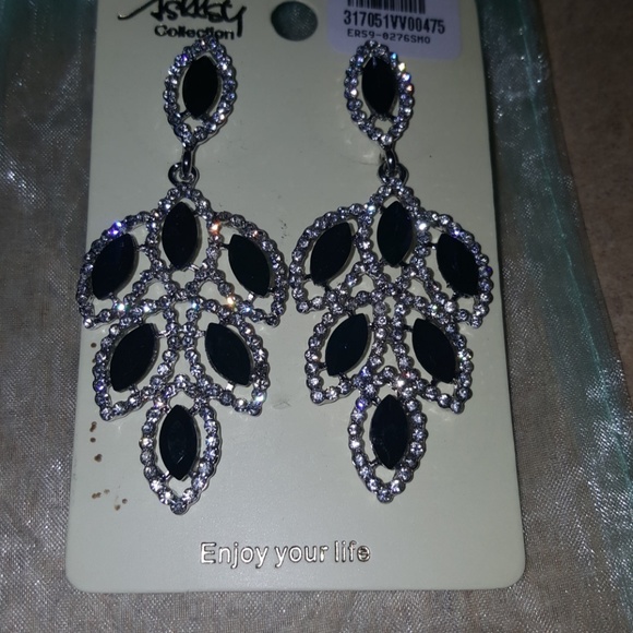 😊♥️Earrings, sparkle and shine.🌹 - Picture 2 of 4