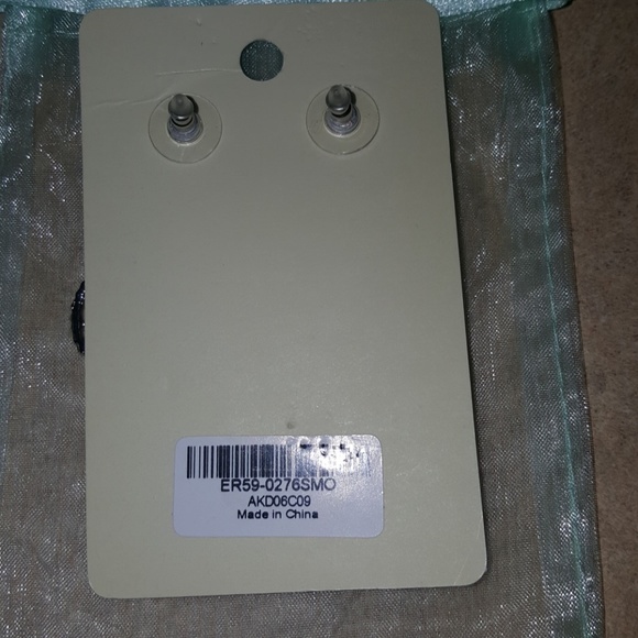 😊♥️Earrings, sparkle and shine.🌹 - Picture 4 of 4