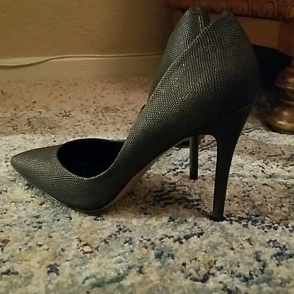 Charles David Sexy Grey pumps