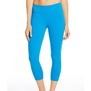 Fabletics Salar Capri Leggings - Bombay Blue XXS