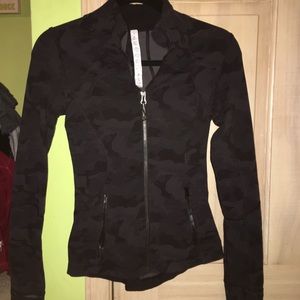 Black Camo Lululemon Size 2 Jacket