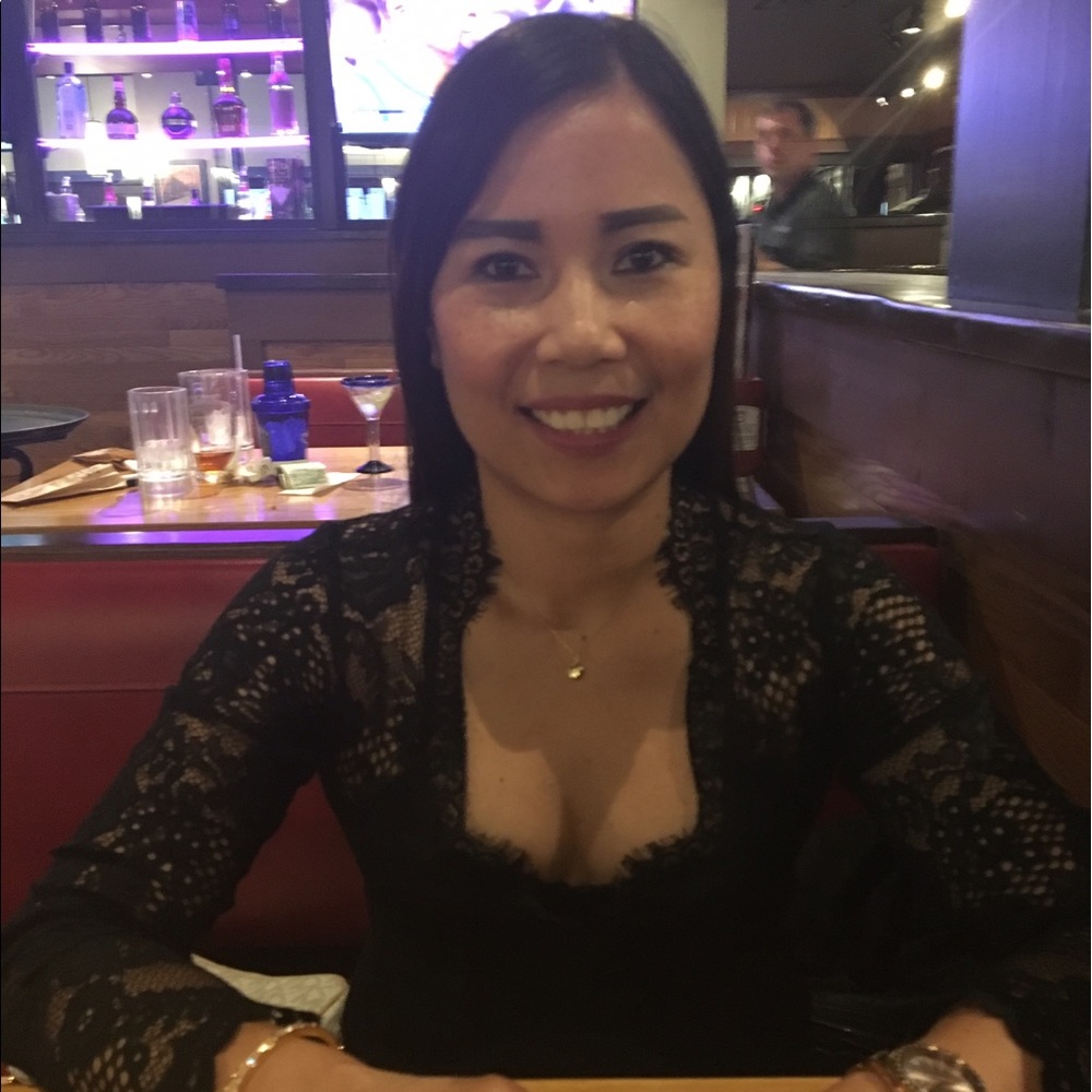 Meet your Posher, Alona
