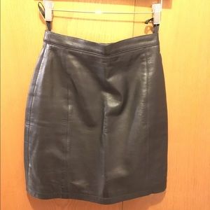 Wilsons genuine leather black mini skirt