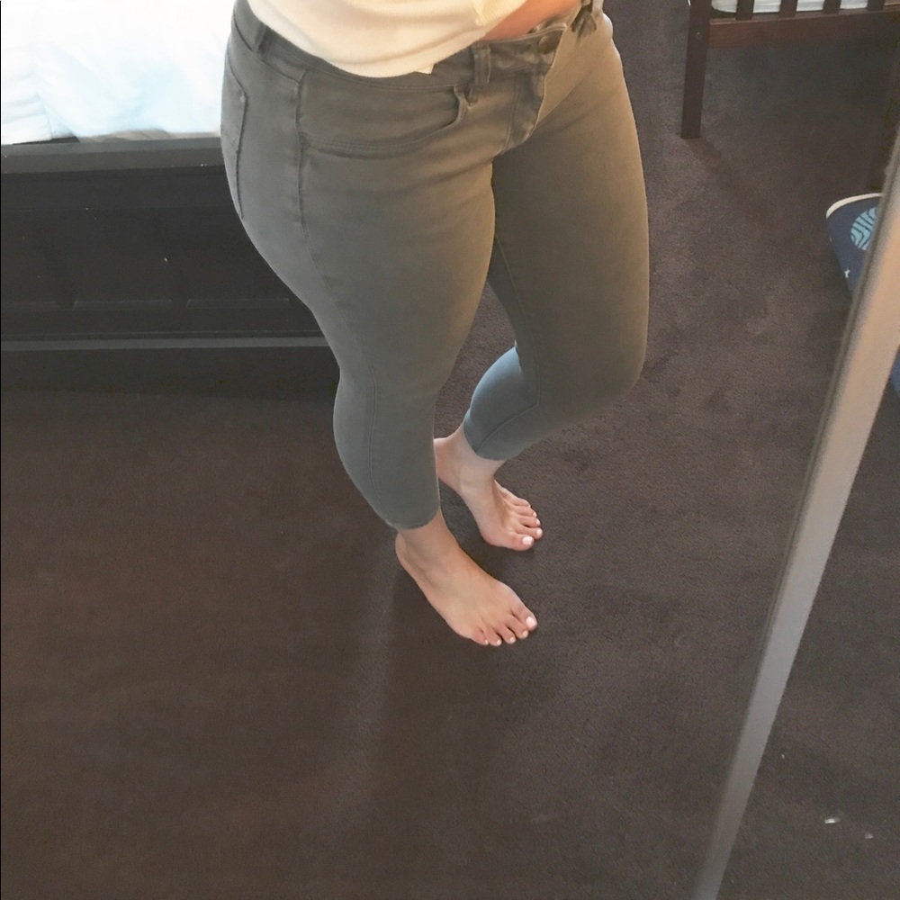 AEO gray crop jeggings