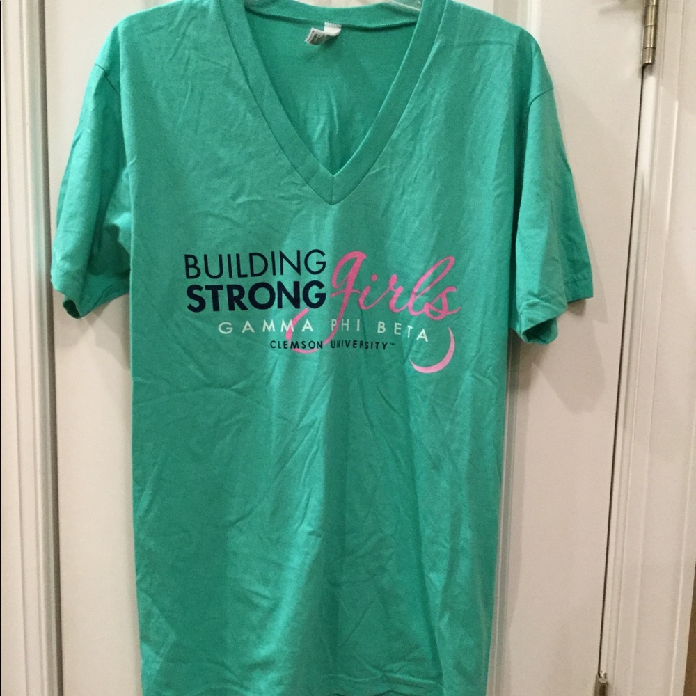 Gamma Phi Beta Girls on the Run AA V neck