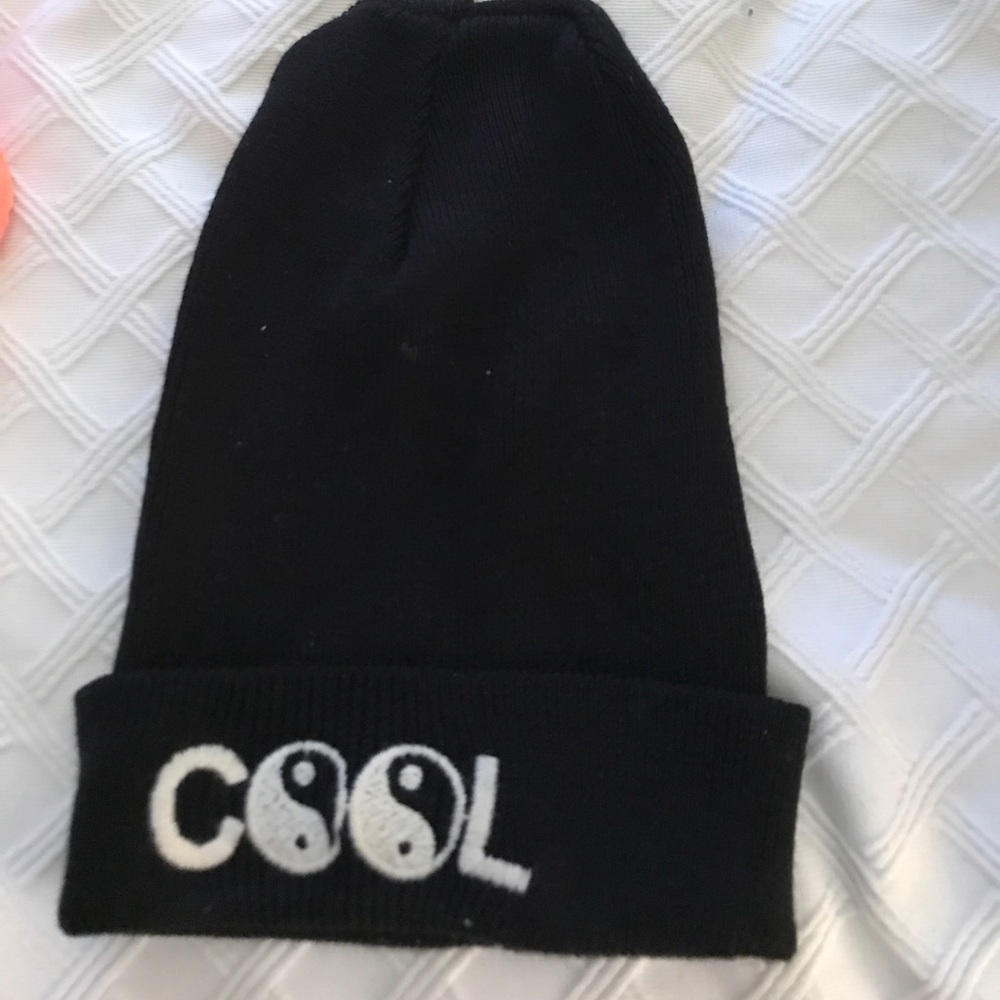 Never worn black brandy Melville Bennie