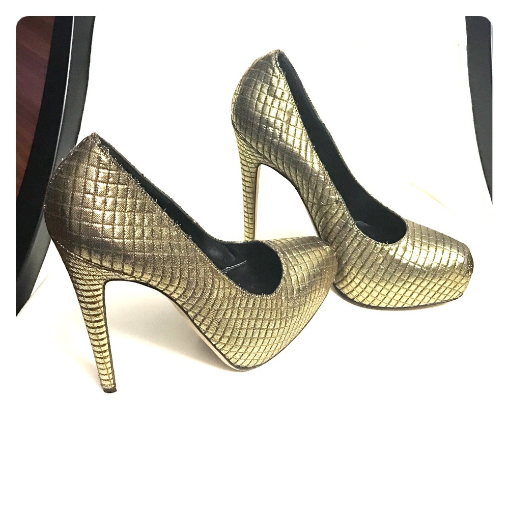 Brian Atwood gold pumps