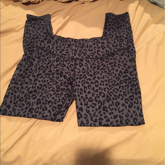 Yoga leggings - Picture 1 of 3