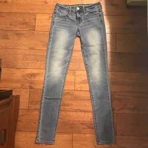 Light wash AE jeans