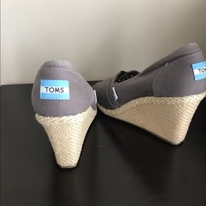 Toms wedges