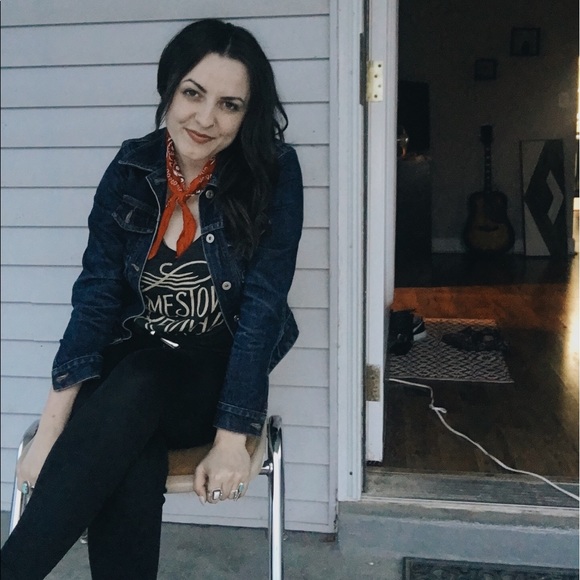 Meet your Posher, Joanna - Picture 2 of 2