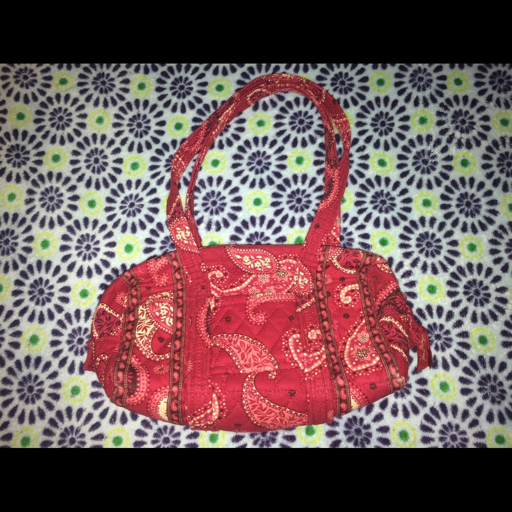 Vera Bradley cute red paisley small purse.
