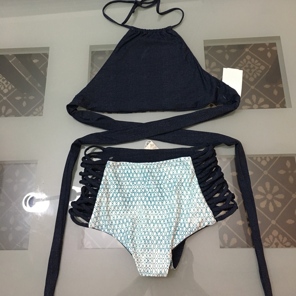 L* Space Bitsy Cut Reversible Bottom And Wrap Tops - image 5