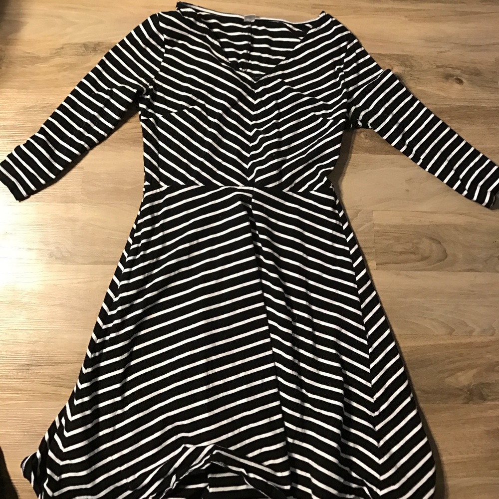 Black longsleeve stripped dress