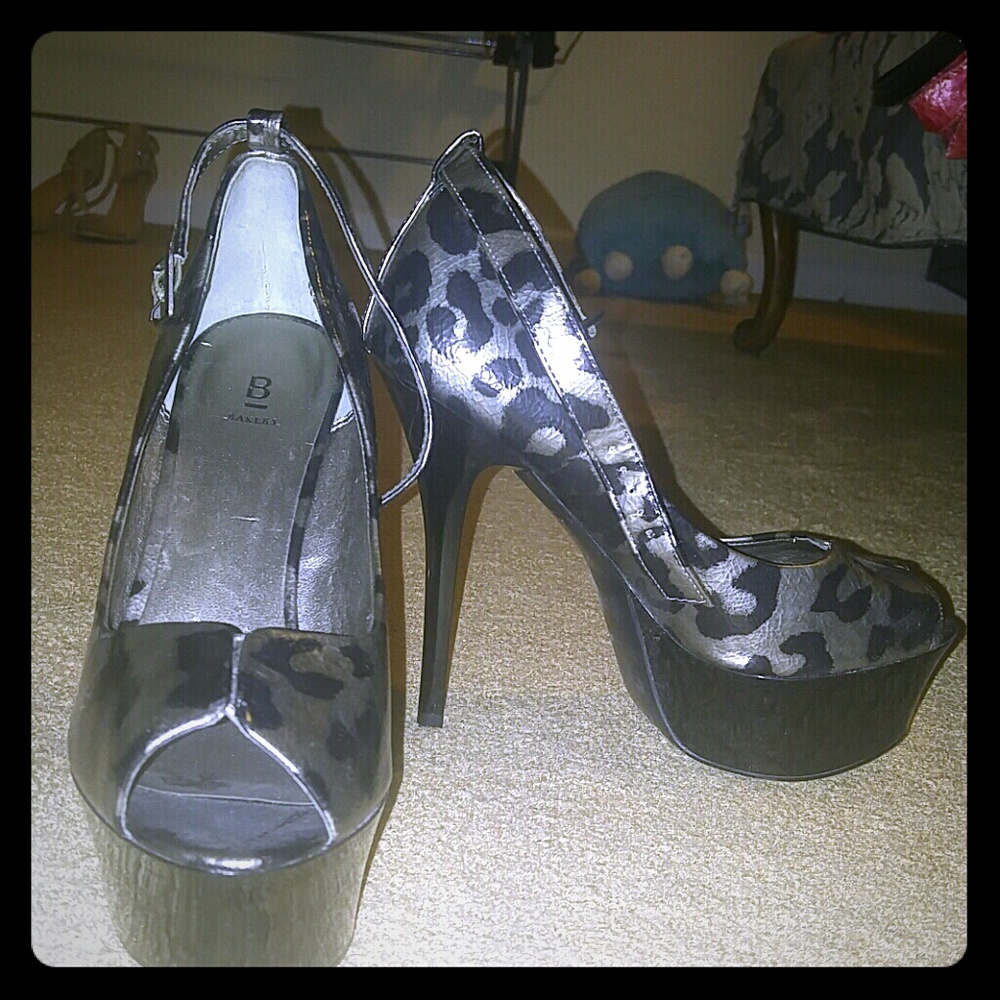 Bakers gray and black platform stilletos