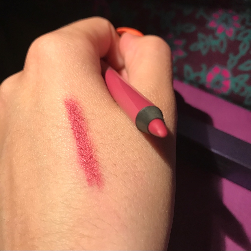 NEW 💋 Urban Decay "Turn On" Lip Liner