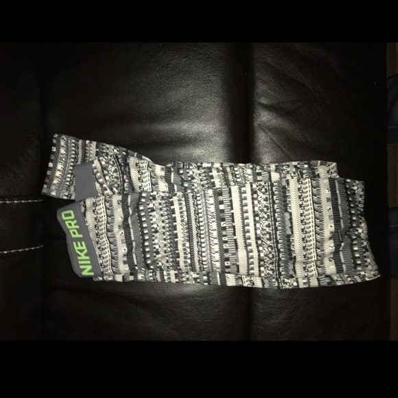 Nike Leggings - Picture 1 of 1