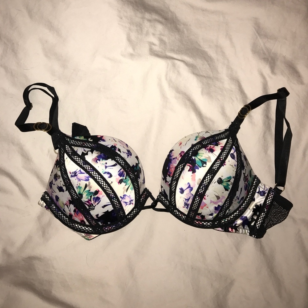 VS Bombshell