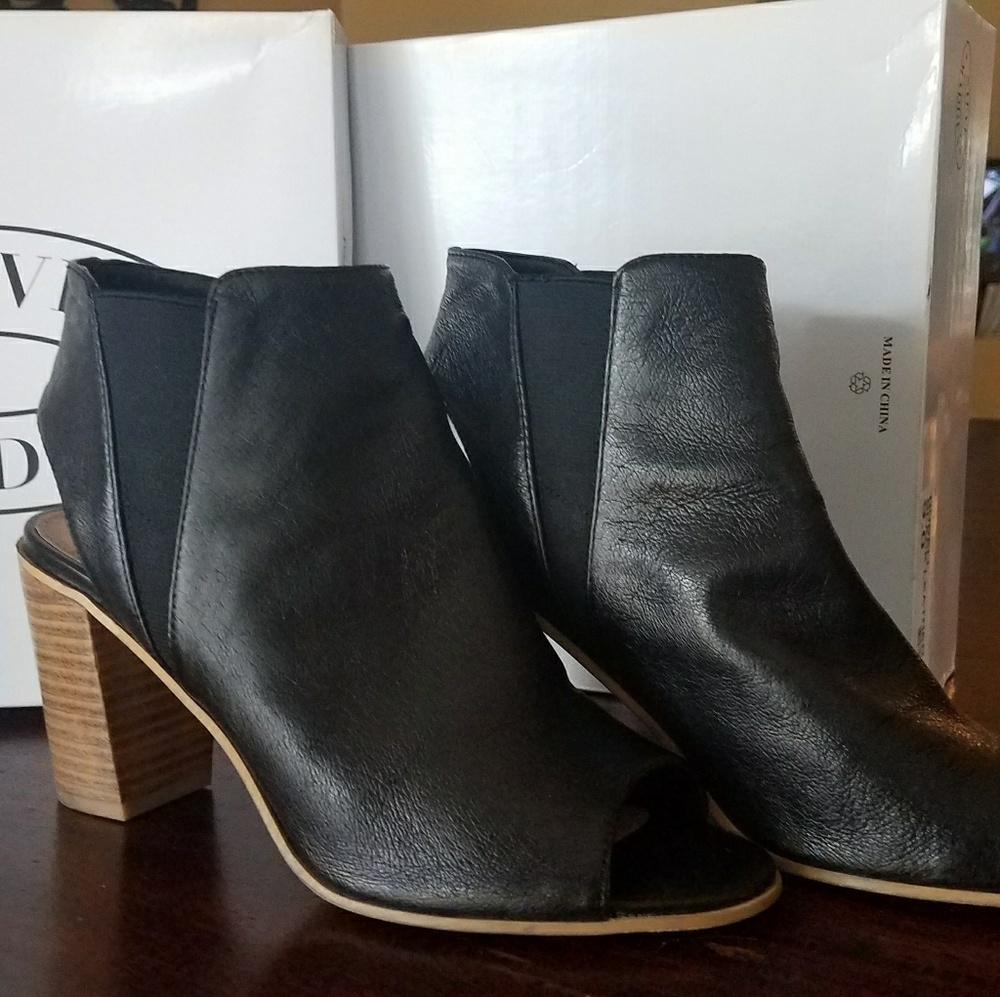 Steve Madden Nobell Black Booties/Sandals