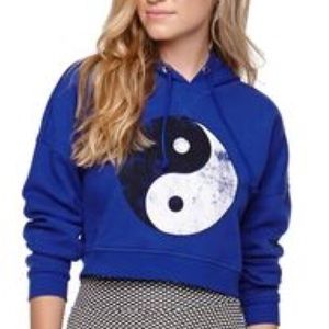 RARE PACSUN CROPPED BLUE YING YANG SWEATER